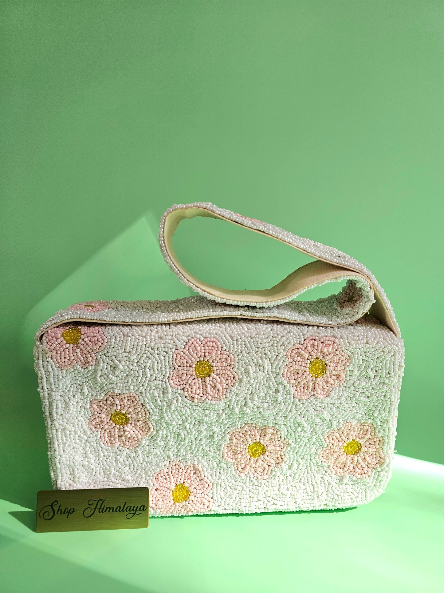 Handmade Beaded Floral Clutch Bag - Pink & White Daisy Design - Elegant Evening Shoulder Purse with Magnetic Closure